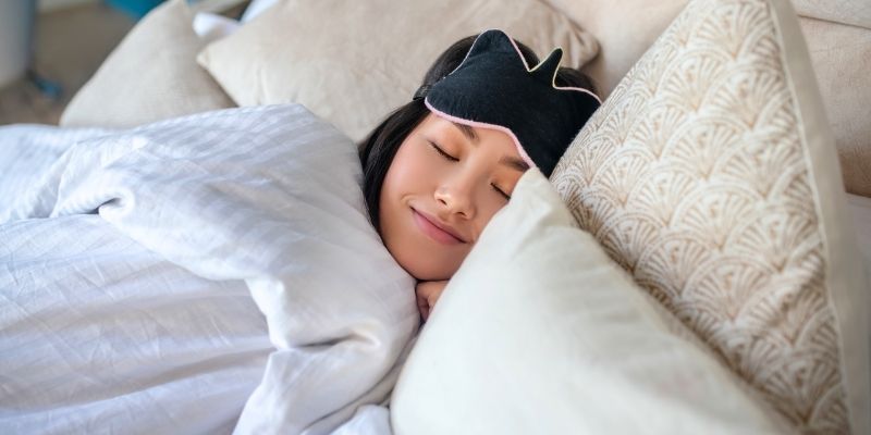 Näin mindfulness voi auttaa sinua nukkumaan paremmin