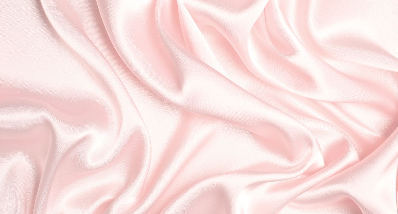 Vaaleanpunainen silkkikangas